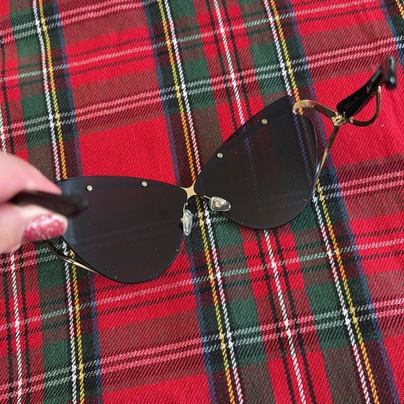 Authentic Dior Audacieuse 1 Sunglasses - Picture 5 of 13